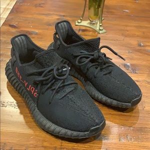 Yeezy Boost 350 V2 Bred